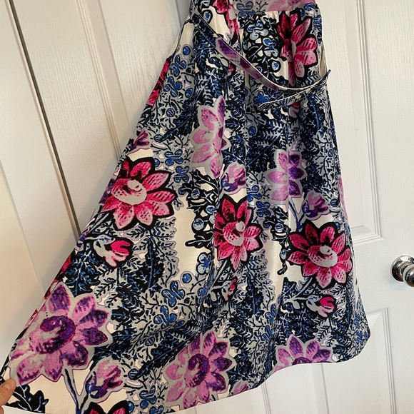 Taylor flower belted fit flare dress.  Size 4. Vintage 50s vibes Retro Cocktail - Picture 5 of 8